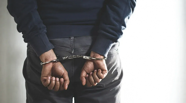 Manisa'da arama kaydı bulunan 3 şüpheli tutuklandı