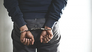 Manisa'da arama kaydı bulunan 3 şüpheli tutuklandı