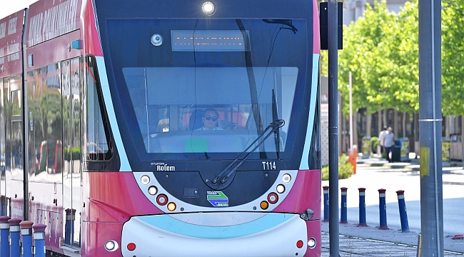 Metro A.Ş ile İzmir Tramvayı'nda çalışan 282 vatmanın 33'ü kadın