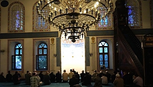 Şehitler ve Filistinliler için sabah namazında tüm camilerde dua edildi