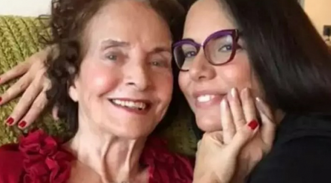 Tiyatro ve sinemanın usta isimlerinden Ayten Gökçer hayatını kaybetti