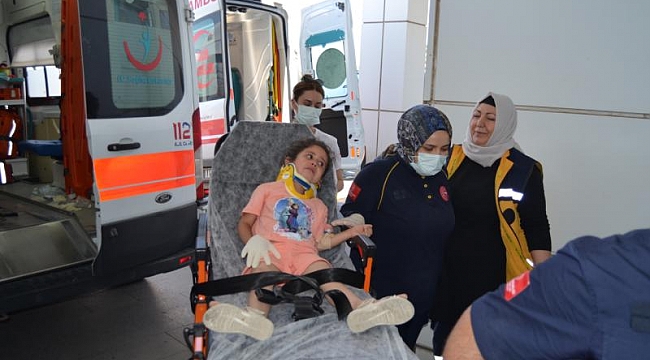 Aksaray&#039;da kontrolden çıkan otomobil şarampole devrildi: 5 yaralı