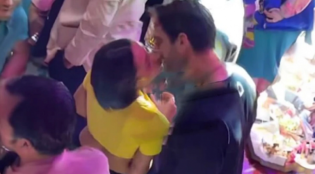 Aşkları tescillendi! Ünlü çift dudak dudağa görüntülendi