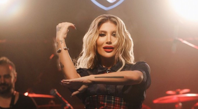 İrem Derici&#039;den çocuk sorusuna ilginç yanıt: Çocuklara katlanamıyorum