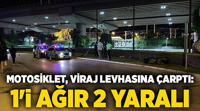 Motosiklet, viraj levhasına çarptı: 1&#039;i ağır 2 yaralı