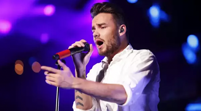 Ünlü İngiliz şarkıcı Liam Payne balkondan düşerek hayatını kaybetti