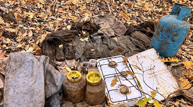 Bingöl&#039;de PKK&#039;ya ait sığınakta yaşam malzemesi ele geçirildi