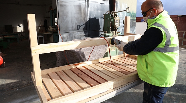 "Güzelbahçe Belediyesi Kent Mobilyaları Üretimine Devam Ediyor