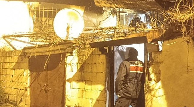 Balıkesir&#039;de evde çıkan yangında 2 kardeş hayatını kaybetti