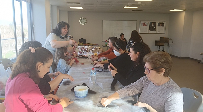 "Efes Selçuk’ta Ücretsiz Meslek Kursları Kadınların Yoğun Katılımıyla Başladı"