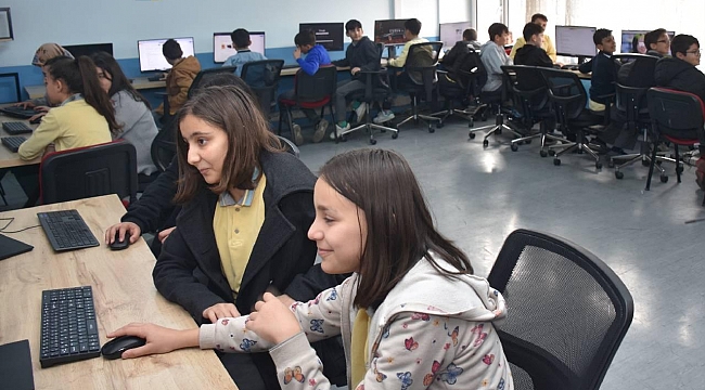 Yapay zeka destekli &quot;MEBİ&quot; platformundan 700 bini aşkın öğrenci faydalandı