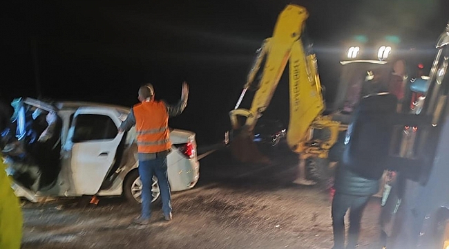 Afyonkarahisar'daki kazada 2 kişi hayatını kaybetti, 4 kişi yaralandı