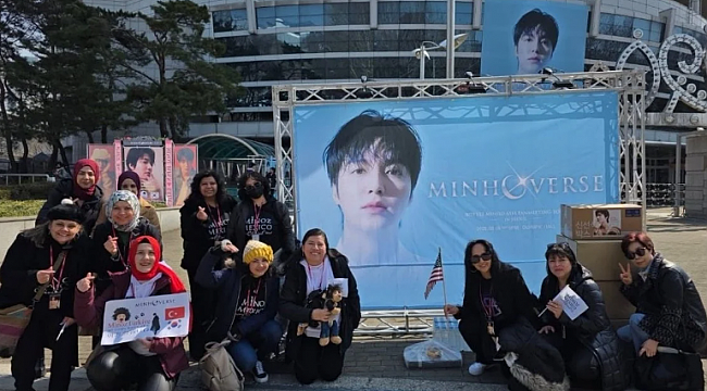 Dünyaca ünlü oyuncu Türk hayranıyla sahnede böyle eğlendi