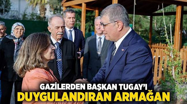 Gazilerden Başkan Tugay’ı duygulandıran armağan