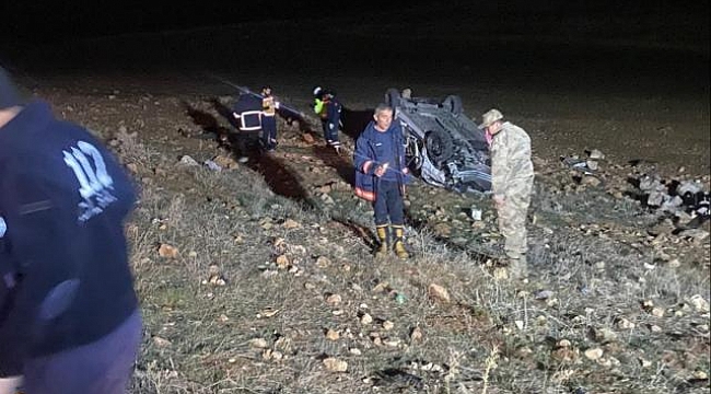 Mardin&#039;de otomobil şarampole devrildi: 2 ölü