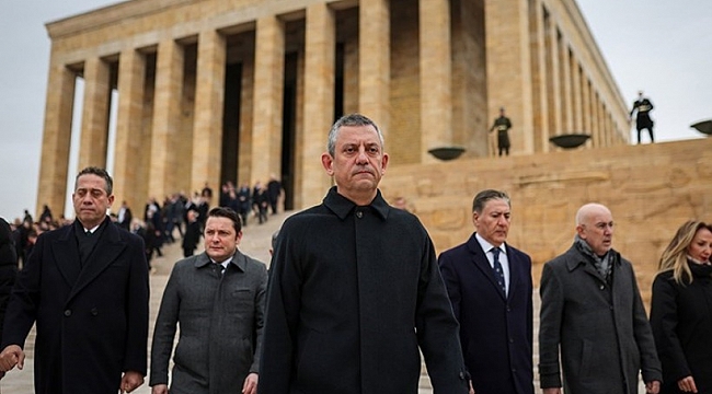 CHP&#039;den Anıtkabir&#039;e ziyaret