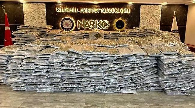 İstanbul&#039;da 880 kg uyuşturucu madde ele geçirildi