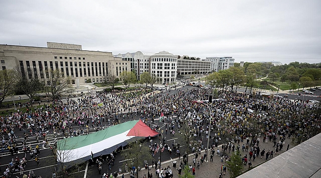 Washington'da binlerce kişi Filistin'e destek için toplandı