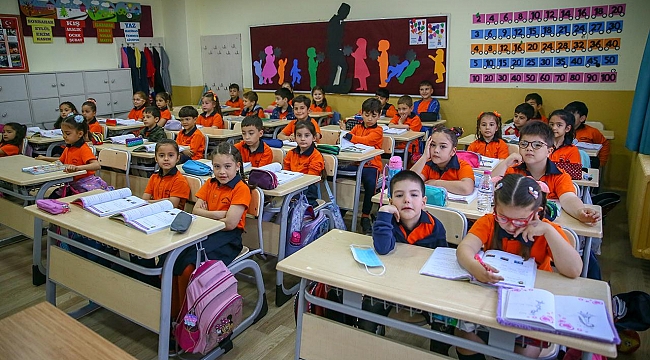 Yaklaşık 20 milyon öğrenci yarın yeniden dersbaşı yapacak