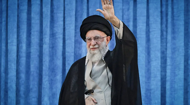 Hamaney yetkilerini Devrim Muhafızları&#039;na devretti