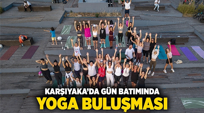 Karşıyaka’da gün batımında yoga buluşması