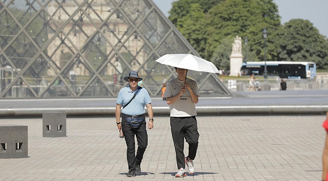 Aşırı sıcakların etkisindeki Avrupa yangın alarmı veriyor