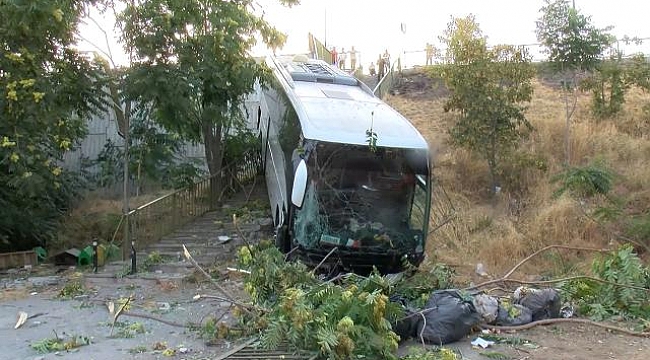 İşçileri taşıyan servis otobüsü şarampole yuvarlandı: 8 yaralı