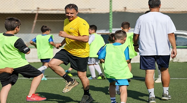 Profesyonel isimlerden Bucalı yeteneklere futbol dersi