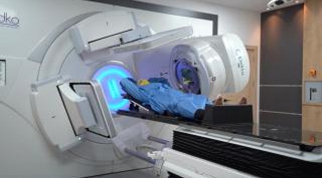 Yapay zeka destekli radyoterapi cihazıyla kanser tedavisi