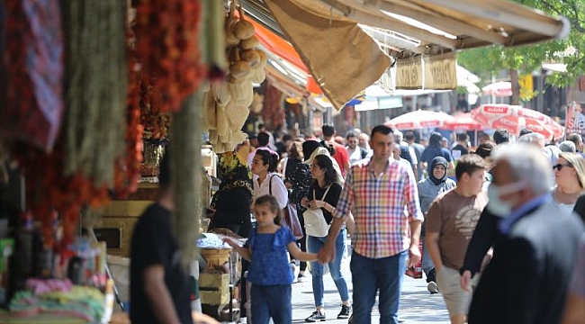 Yerli turistler ilk çeyrekte 76 milyar lira seyahat harcaması yaptı