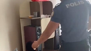 33 yıl hapis cezası bulunan firari, evdeki rafın arkasında yakalandı 
