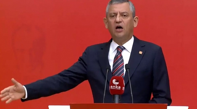 AK Parti&#039;ye &quot;Hediyen geliyor, bekle&quot; demişti: Özgür Özel konuşuyor