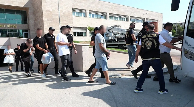 Antalya&#039;da Eş Zamanlı Operasyon: 236 Kişi Yakalandı