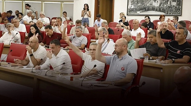 Aydın’da CHP’den toplu istifa: Meclis üyeleri partiden ayrıldı