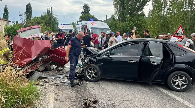 Balıkesir&#039;de Trafik Kazası: 4 Yaralı