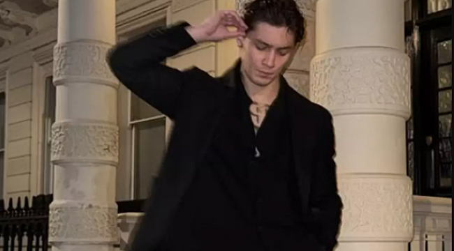 Çakal&#039;a konser sonrası silahlı saldırı! Hastaneye kaldırıldı