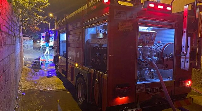 Diyarbakır&#039;da bir apartmanda çıkan yangında 4 kişi yaralandı