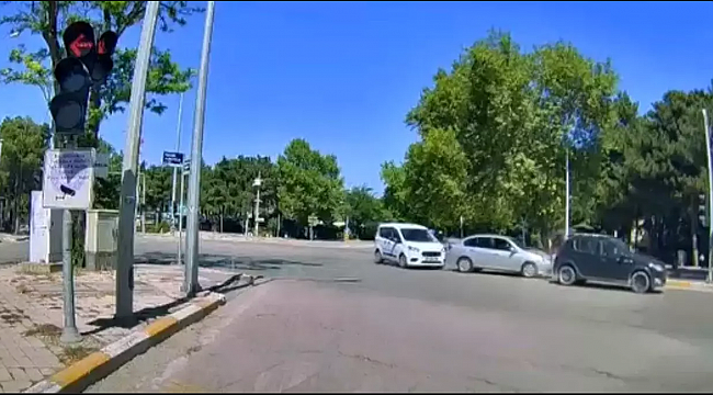 Elazığ&#039;da Zincirleme Kaza Kameralara Yansıdı