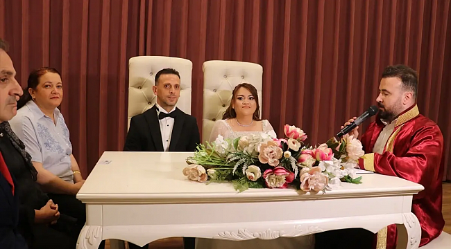 Endonezyalı Rica Apriyanti ile Türk Eyüp Aslan Dünya Evine Girdi