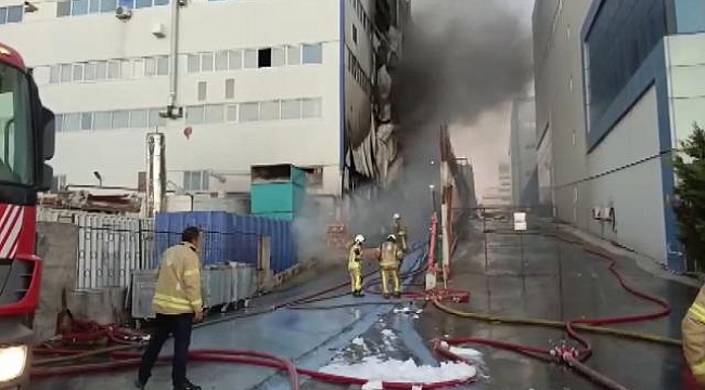 İstanbul Arnavutköy&#039;de fabrika yangını