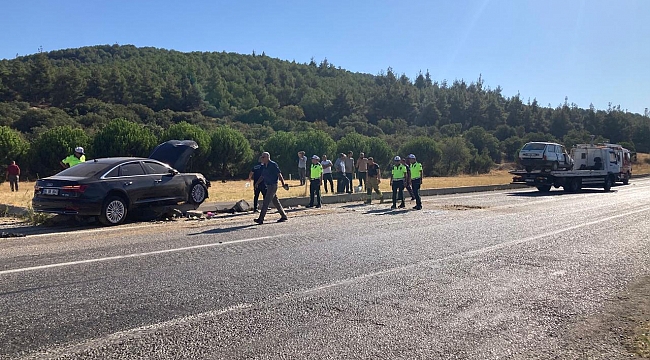 Manisa&#039;da iki otomobil çarpıştı: 1 ölü