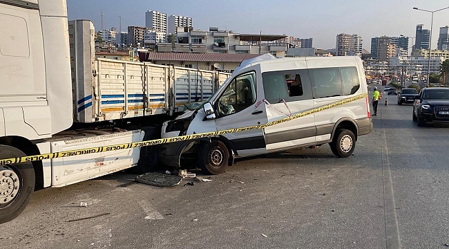 Mersin&#039;de 2 kişinin öldüğü kazada sürücü tutuklandı