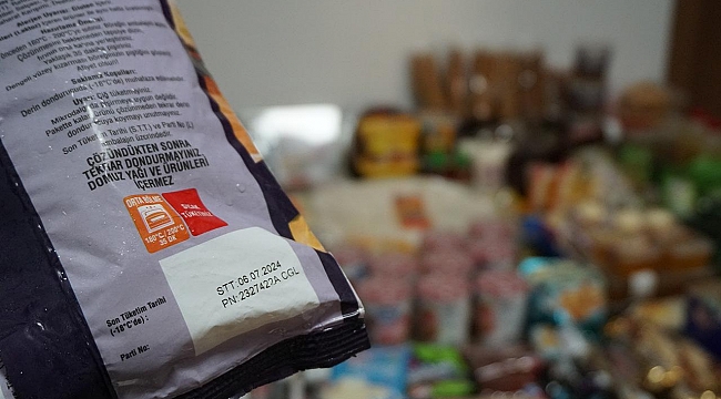 Zincir markette son kullanması geçen yüzlerce ürün ele geçirildi
