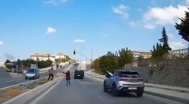 Arnavutköy’de trafikte taşlı saldırı