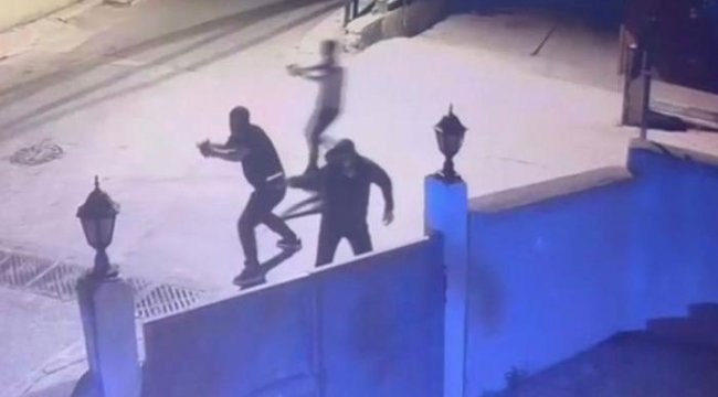 Bir anda sokaktan çıktılar, 4&#039;ü birden silahlarını peş peşe ateşledi!