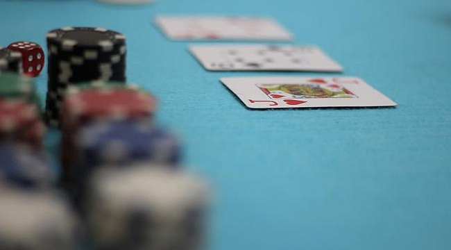 Gemide kumar oynayan adam, borcu ödememek için gemiden atladı