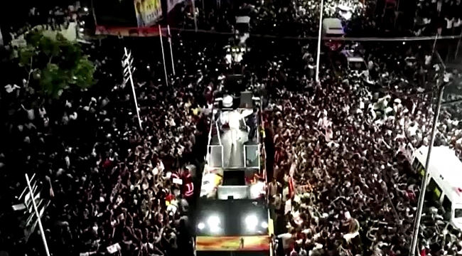 Hindistan&#039;da parti mitinginde izdiham: 31 ölü