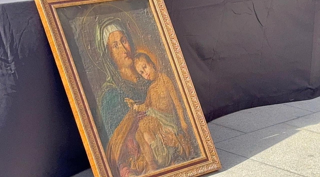 Interpol tarafından 20 yıldır aranan tarihi hat levha İstanbul&#039;da ele geçirildi