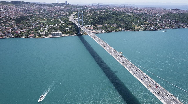 İstanbul Boğazı&#039;nda gemi trafiği askıya alındı