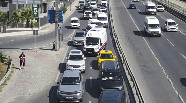 İstanbul&#039;da sürücüler &#039;Lütfen ambulansa yol ver&#039; anonsunu radyodan duyacak
